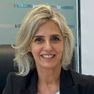   Elena Kuchimp&oacute;s